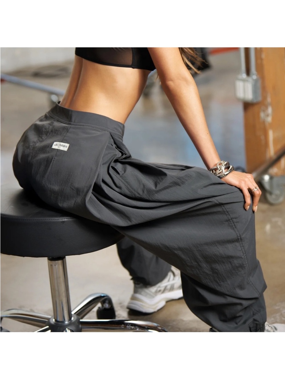 Joah Brown Barrel Pant in Jet Charcoal Gray XS NWT
